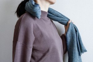 服の静電気を抑える洗濯と着こなしのコツ｜クリーニング店が教える「服のまとわりや傷み対策」